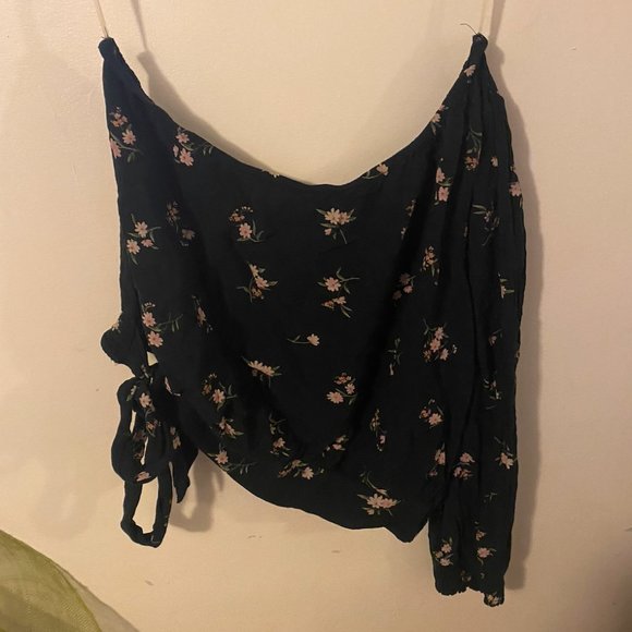 floral off the shoulder top - Picture 2 of 3